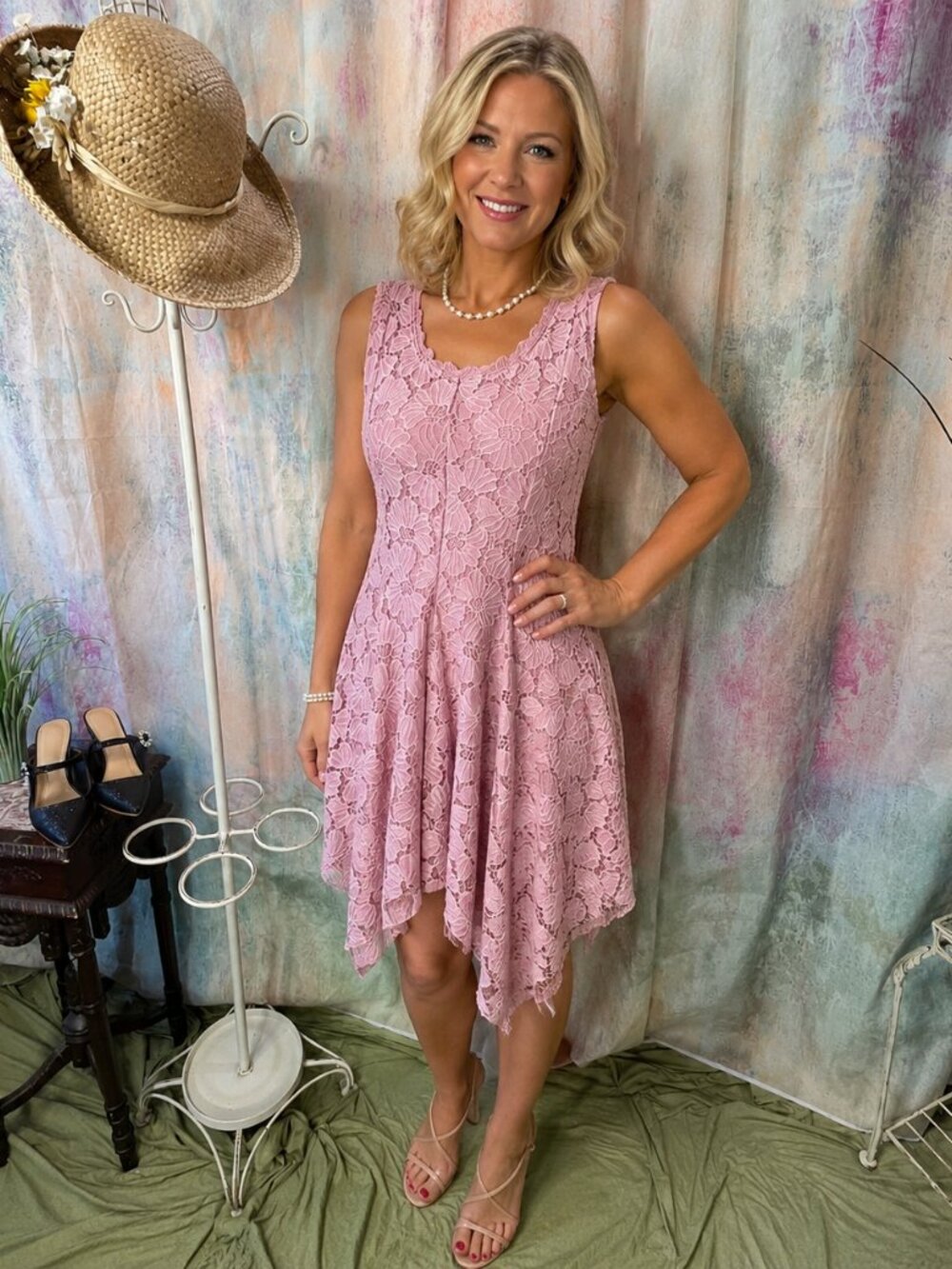NEWπ Altar'd State Dusty Pink Sleeveless Floral Lace Dress
